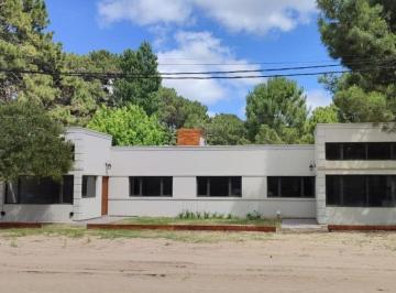 Casa · 138m² · 5 Ambientes · 1 Cochera · Casa en Venta - 3 Dorm. 2 Baños - Mar de Las Pampas