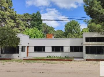 Casa · 138m² · 5 Ambientes · 1 Cochera · Casa en Venta - 3 Dorm. 2 Baños - Mar de Las Pampas