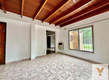 Casa · 150m² · 4 Ambientes · 2 Cocheras · Casa en Venta - 3 Dorm. 3 Baños - Cocheras - 150 m² - La Plata