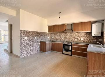 Casa · 160m² · 4 Ambientes · 1 Cochera · Casa Chalet 4 Ambientes con Cochera en Venta en Llavallol, Lomas de Zamora, G. B. a. Zona Sur
