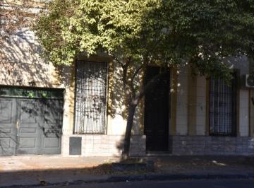 Casa · 320m² · 7 Ambientes · 1 Cochera · Casa en Venta Barrio Sur