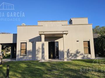 Casa · 1200m² · 3 Ambientes · 1 Cochera · Casa en Alquiler Permanente Barrio Los Bretes