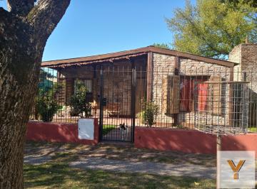 Casa · 152m² · 3 Ambientes · 3 Cocheras · Casa en Venta - 2 Dorm. 1 Baño - 540 m² - Tandil