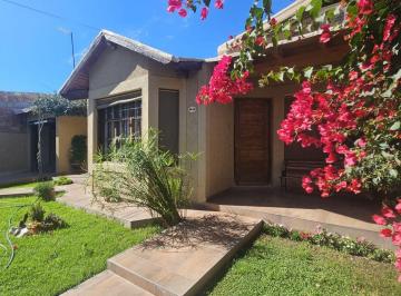 Casa de 8 ambientes, Maipú · Casa en Venta – Barrio Arenas Raffo, Km 8