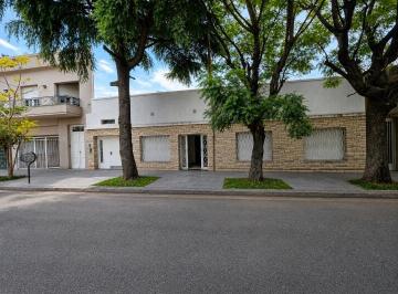 Casa · 160m² · 3 Ambientes · 4 Cocheras · Casa en Venta 3 Ambientes en Santos Lugares Lote Propio Apta Crédito F: 11124