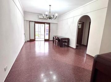 Departamento · 100m² · 3 Ambientes · 3 Ambientes con Dependencia - Patio Parrilla - Sobre Av