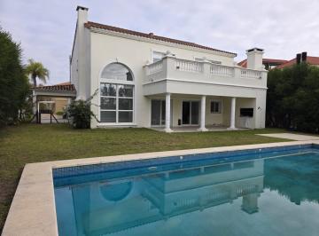 Casa · 300m² · 6 Ambientes · 1 Cochera · “oportunidad Sobre Laguna en Barranca del Lago”