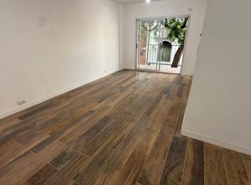 Departamento de 3 ambientes, Balvanera · Dpto 3 Amb Primer Piso Al Frente con Balcon. Excelente Ubicación 1 Cuadra Av Be