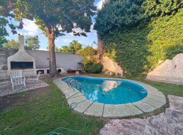 Casa de 7 ambientes, Ciudad de Mendoza · Casa en Barrio Bombal - Ideal Empresas, Estudios o Familia Grande - 4 Hab. Piscina