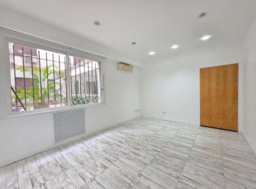 Departamento · 85m² · 3 Ambientes · 1 Cochera · Belgrano. 3 Amb con Dependencia. Patio. Espacio Guardacoche.