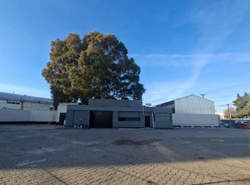 Local comercial · 105m² · 4 Ambientes · Predio Comercial con Terreno y Oficinas