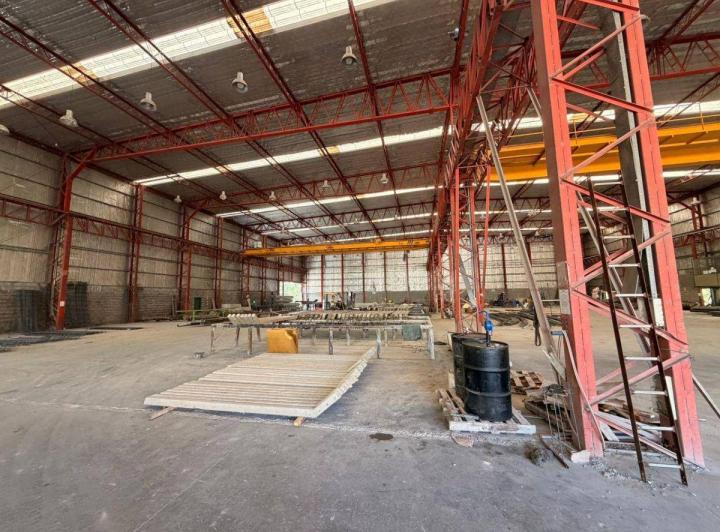 Bodega-Galpón · 5800m² · 4 Ambientes