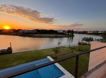Casa · 700m² · 5 Ambientes · Casa a La Laguna en Alquiler 5 Ambientes El Canton Barrio Islas - Escobar