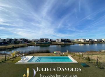 Casa · 250m² · 5 Ambientes · 2 Cocheras · Casa Estilo Moderno a La Laguna en Venta 4dorm. Puertos del Lago Barrio Costas Escobar