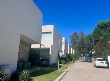 Foto · Alquiler Permanente Amoblado Housing B Los Carolinos 3 Dorm.
