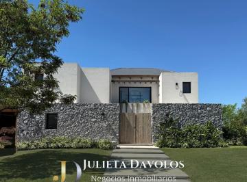 Casa · 307m² · 6 Ambientes · 5 Cocheras · Casa en Venta 6 Ambientes El Canton Barrio Islas
