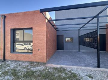 Casa · 130m² · 3 Ambientes · 1 Cochera · Vendo Casa de Dos Dorm. en Quebradas de Manantiales