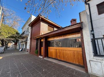 Casa · 287m² · 5 Ambientes · 2 Cocheras · Casa en Venta - 4 Dorm. 4 Baños - 287 m² - La Plata