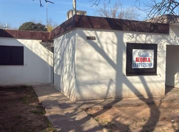 Casa · 70m² · 4 Ambientes · Imperdible! Alquiler Casa 2 Dorm. 1 Baño - Excelente Zona!