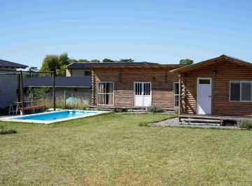 Quinta vacacional · 79m² · 3 Dormitorios · 3 Cocheras · Venta Complejo de Cabañas 4 Amb La Elena Tandil