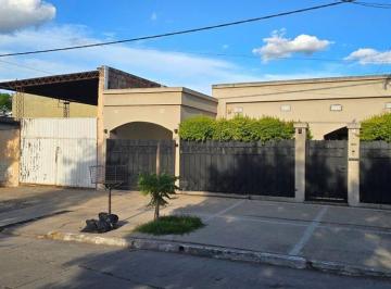 Casa · 169m² · 8 Ambientes · 1 Cochera · Se Vende Casa Dentro de Los 4 Bvs, Reconquista