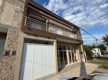 Casa · 119m² · 3 Ambientes · 2 Cocheras · Se Alquila Casa en Avellaneda Santa Fe