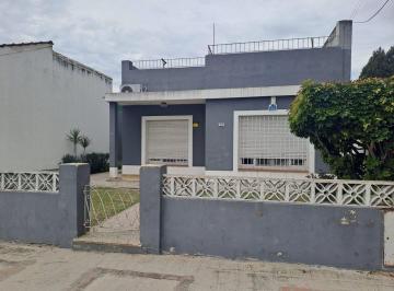 Casa · 147m² · 3 Ambientes · 1 Cochera · Casa en Zona Residencial de Lomas de Zamora