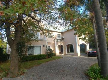 Casa · 298m² · 6 Ambientes · Venta Casa Barrio Campos de Alvarez Exc Ubicacion