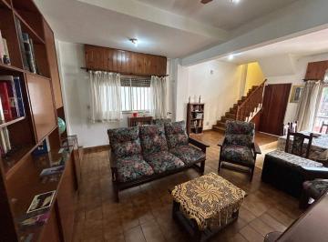 Casa · 145m² · 3 Ambientes · 2 Cocheras · Venta Casa /casanova/ con Quincho y Parrilla