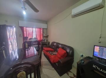 Casa · 104m² · 3 Ambientes · 2 Cocheras · Casa 3 Ambiente Venta Frente Cleypole