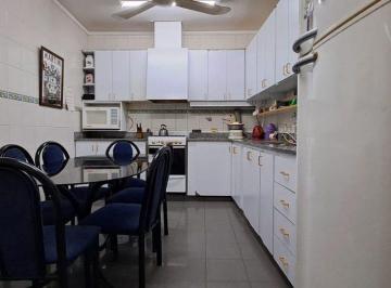 PH · 110m² · 5 Ambientes · PH Casa en Venta Parque Patricios Divina Terraza