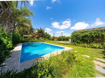 Casa · 138m² · 3 Ambientes · 1 Cochera · Casa en Venta en Roldan
