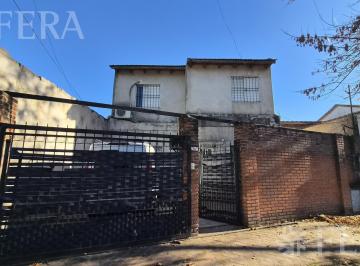 Casa · 191m² · 6 Ambientes · 1 Cochera · Venta Casa Para Dos Familias con Cochera en Quilmes