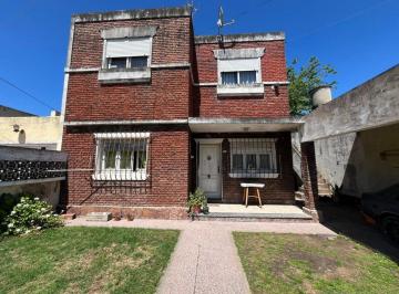Casa · 179m² · 5 Ambientes · 1 Cochera · Venta Casa Lote Propio Multifamiliar Merlo