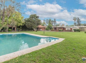 Quinta vacacional · 162m² · 3 Dormitorios · 1 Cochera · Venta Quinta en del Viso de 7 Ambientes