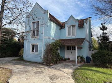 Casa · 172m² · 5 Ambientes · 3 Cocheras · Casa de 5 Amb en Los Angeles Village Apto Credito