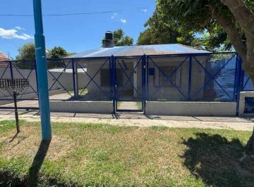 Casa · 88m² · 4 Ambientes · 2 Cocheras · Venta Casa 4 Ambientes con Parque en Escobar