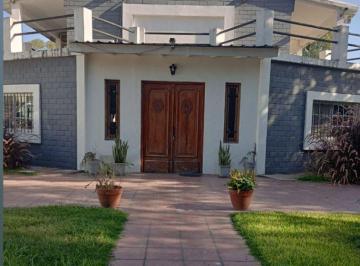 Casa · 365m² · 6 Ambientes · 4 Cocheras · Venta Casa Quinta Parque Gorriti 6 Amb Pileta