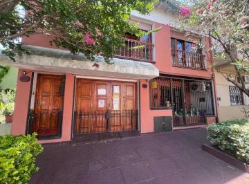 Casa · 218m² · 6 Ambientes · 1 Cochera · Venta Casa Multifamiliar con 2 Entradas en Florida