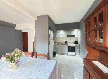 Casa · 71m² · 4 Ambientes · 1 Cochera · Venta Casa en PH 3 Dorm. con Patio y Cochera
