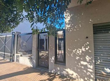 Casa · 90m² · 3 Ambientes · 2 Cocheras · Venta Casa 3 Amb con Patio y Local, Berazategui