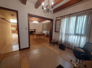 Casa · 208m² · 3 Ambientes · 2 Cocheras · Alquiler Casa 3 Amb Cochera Patio Bernal