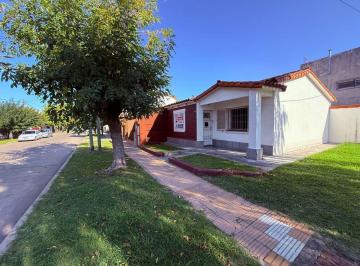 Casa · 62m² · 3 Ambientes · 1 Cochera · Venta Casa 3 Amb. con Cochera en Quilmes Oeste