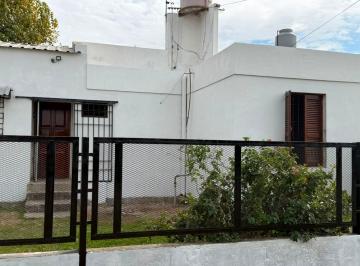 Casa · 59m² · 3 Ambientes · 2 Cocheras · Se Vende Casa en La Guardia/ Apta Crédito.