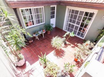 Casa · 338m² · 4 Ambientes · 1 Cochera · Venta Casa y Deposito - Lanus Oeste