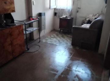 Casa · 100m² · 5 Ambientes · 1 Cochera · Casa en Venta - 4 Dorm. 2 Baños - Villa Lugano