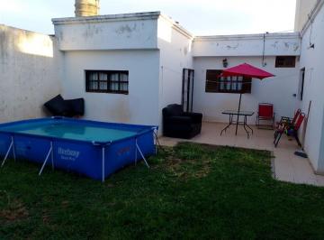 Casa · 117m² · 4 Ambientes · 1 Cochera · Vende Casa de Tres Dorm. en Jose Hernandez