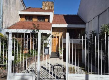 Casa de 4 ambientes, Versalles · Casa 4 Ambientes en 2 Plantas con Garage, Jardin, Quincho y Terraza