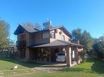 Casa · 204m² · 9 Ambientes · 1 Cochera · Se Venden 2 Casas en Santa Rosa de Calamuchita Cba