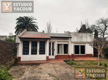 Casa · 144m² · 4 Ambientes · Casa en Venta - 2 Dorm. 2 Baños - Cochera - 144 m² - Manuel B Gonnet, La Plata